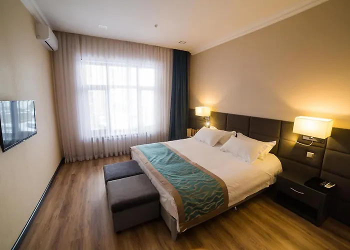 Golden Hotel