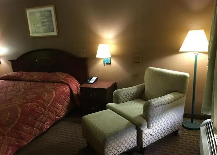Relax Inn Canton