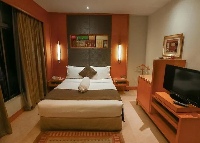 Lakeshore Hotel & Apartments