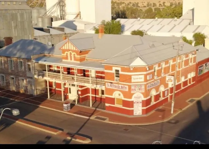 Riverside Hotel