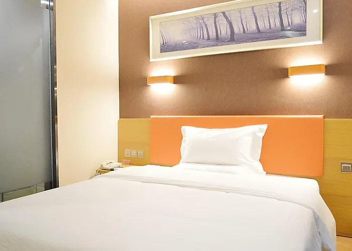7Days Premium Shijiazhuang East Railway Station Shenghe Square Branch
