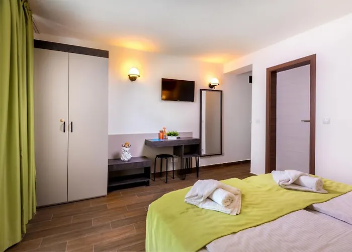 Panorama Blue Family Hotel And Free Parking