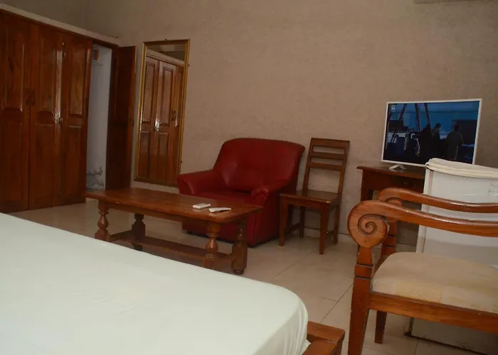 Hotel Ambassadors